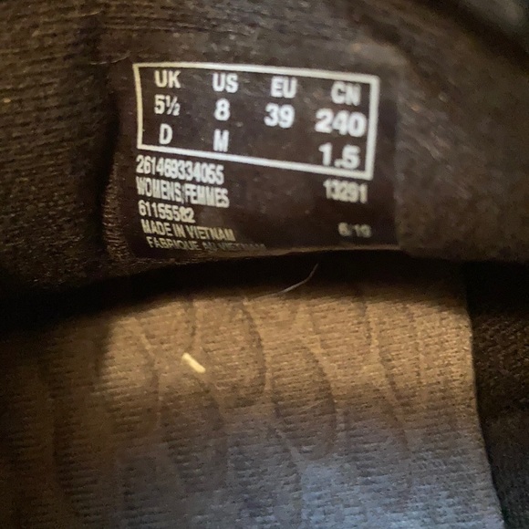 Clark’s Ultimate Comfort Collection Suede Loafers - Picture 6 of 7